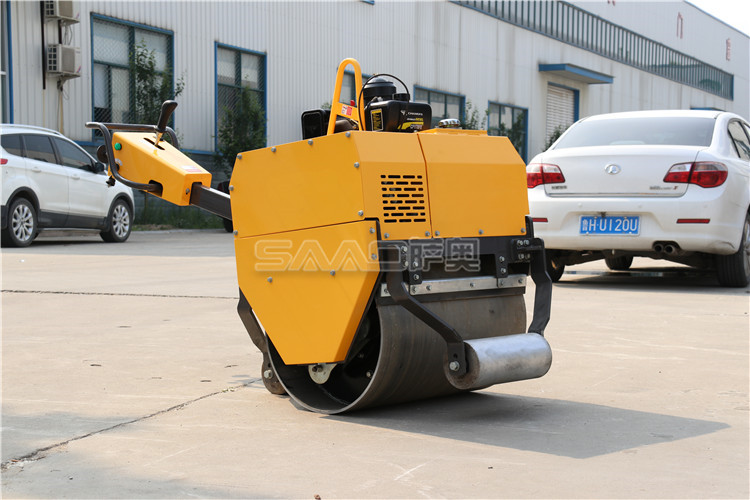 小型壓路機與靜壓式壓路機的區(qū)別，薩奧幫您快速入門